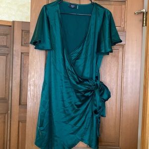 Short sleeve dark green wrap dress Vici